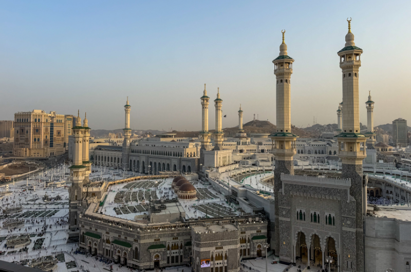 10 day Umrah packages by hotel tier with Ahad Travel