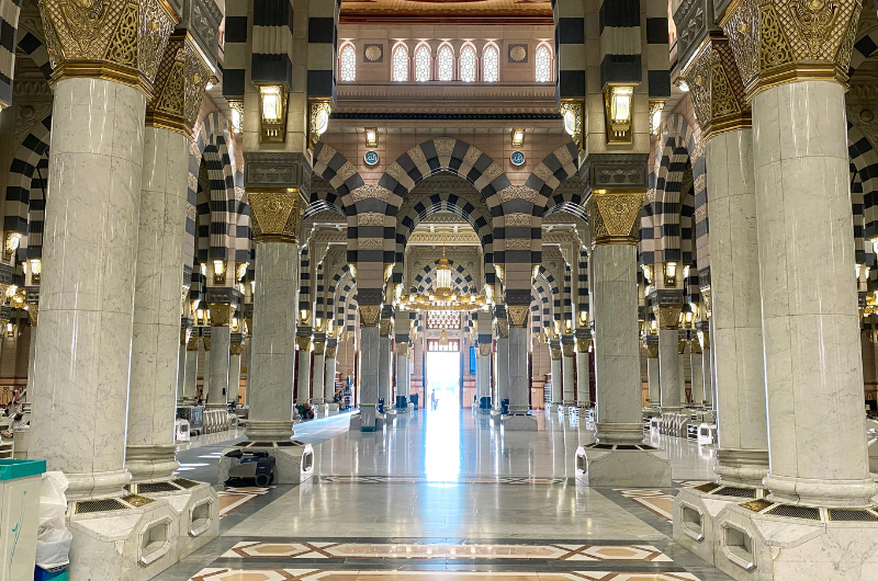 What are 10 day Umrah packages from the UK with Ahad Travel