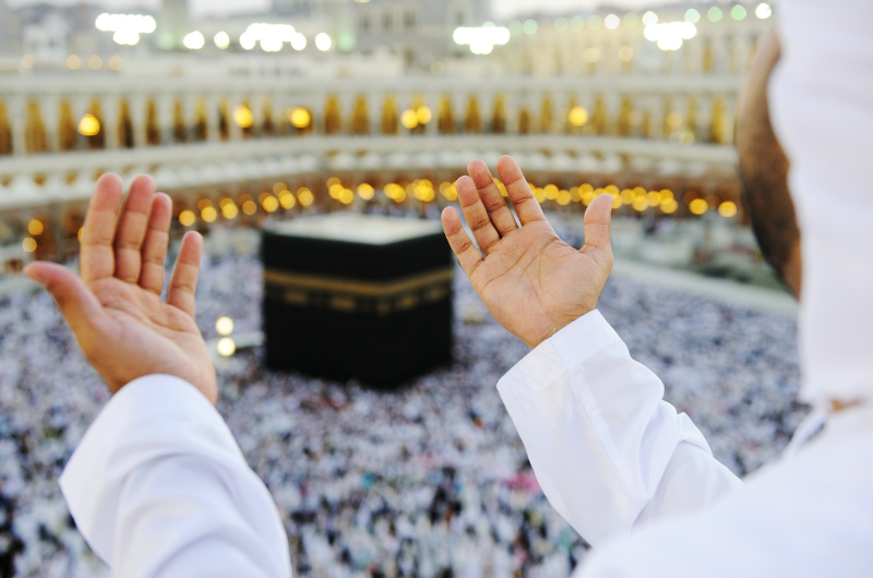 Umrah in Ramadan worth and importance — pilgrims at Masjid al-Haram